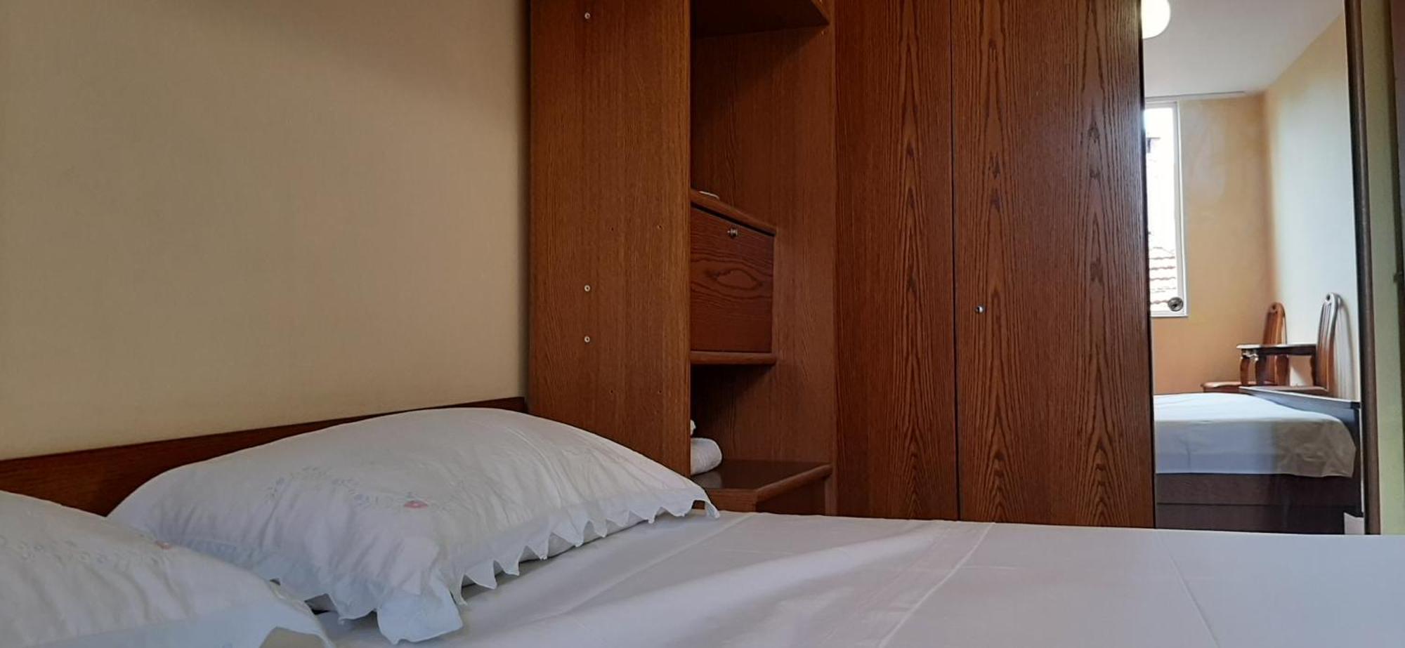 Enki'S Guesthouse Tirana Exterior photo
